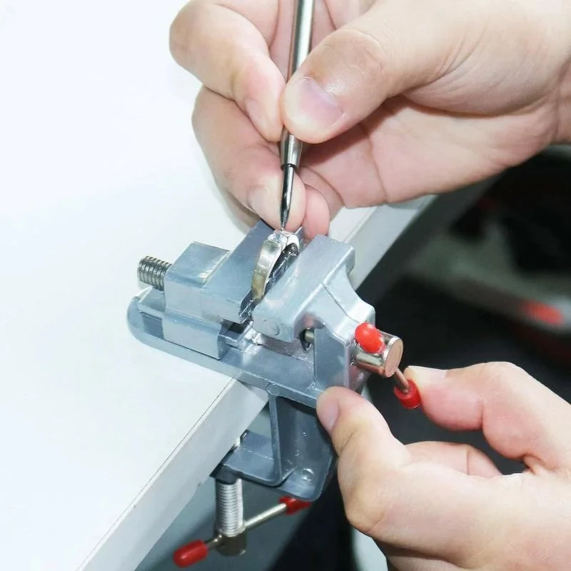สกรูยึดโต๊ะขนาดเล็กแบบ DIY แม่ - Electronics Repair Hobby บทวิจารณ์และราคา